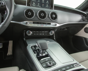 Kia Stinger blue details  (32)